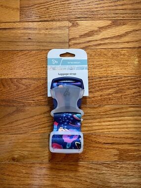 NWT Travelon Floral Navy and Pink Luggage Strap with Quick-Release Buckle